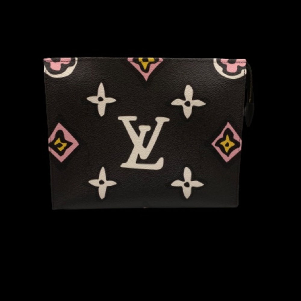 Sold-Toiletry pouch 26 Rare Hard to Find